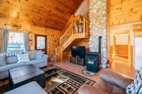 Ski Chalet w-Hot Tub, Only 3 min to Sunday River ski lifts!